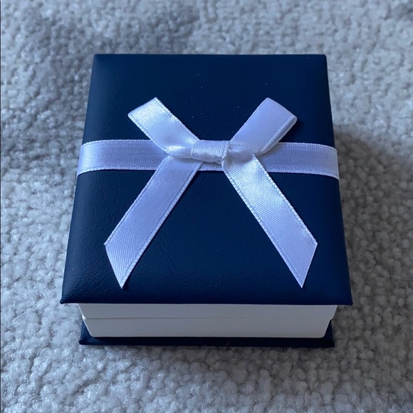 Stunning diamond and sterling silver earrings - Picture 5 of 9